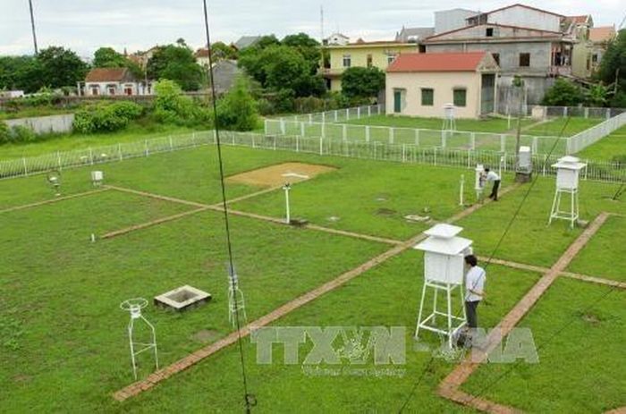 Hệ thống đo mưa, đo bức xạ, đo nhiệt độ tự động. Ảnh: Thế Duyệt/TTXVN 