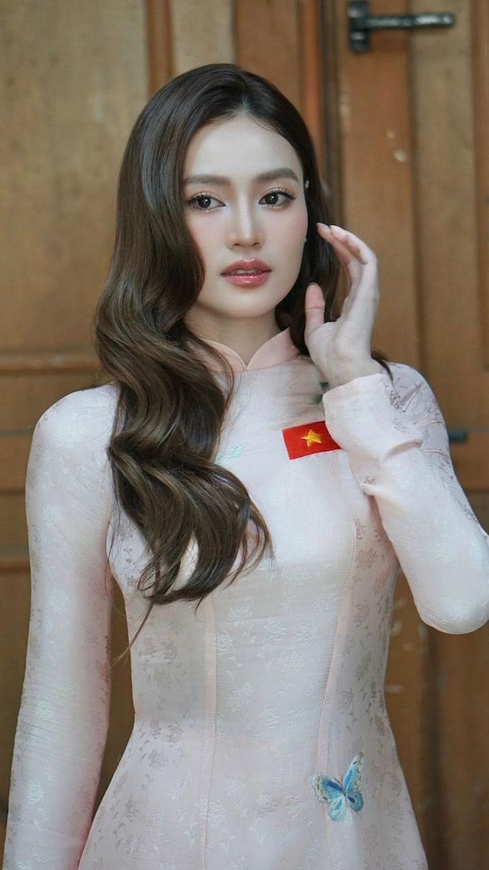 Nếu Chị Chị Em Em 3 là màn tái xuất trong năm 2026, Mật Mã Đông Dương tiếp tục mở ra một hướng đi mới của Ninh Dương Lan Ngọc. 