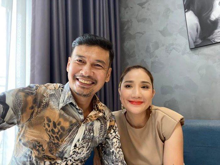Cát Tường và Tiết Cương vốn là đôi bạn thân có hơn 30 năm quen biết.