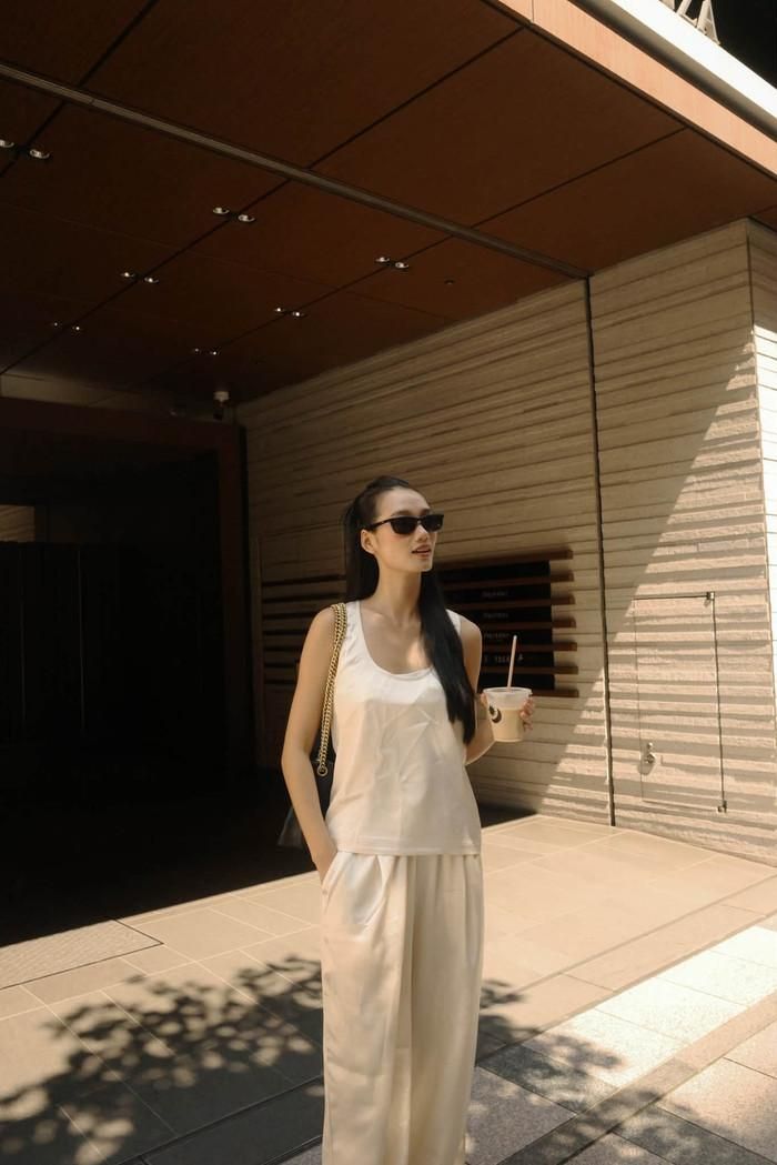 Nàng hậu ưa chuộng phong cách thời trang tối giản.