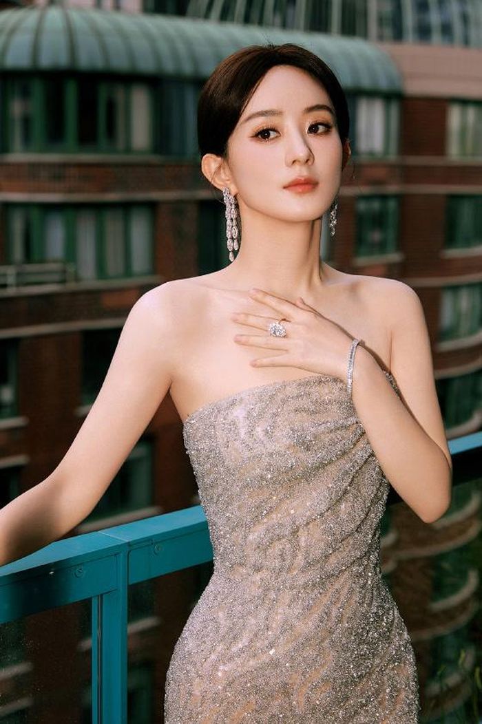 Thời điểm trở lại màn ảnh của Triệu Lệ Dĩnh vẫn chưa được xác định, trong khi người hâm mộ tiếp tục chờ đợi những dự án tiếp theo của nữ diễn viên.