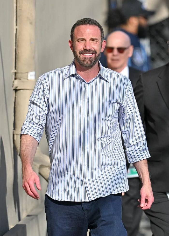 Ben Affleck tiết lộ ba người con thường xuyên trêu chọc anh về lịch sử hẹn hò.