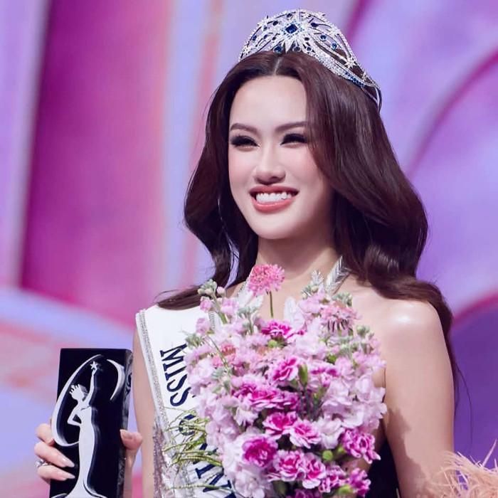 Trịnh Mỹ Anh thay ảnh đại diện trên trang cá nhân và gỡ bỏ danh hiệu Miss Earth Water 2025.