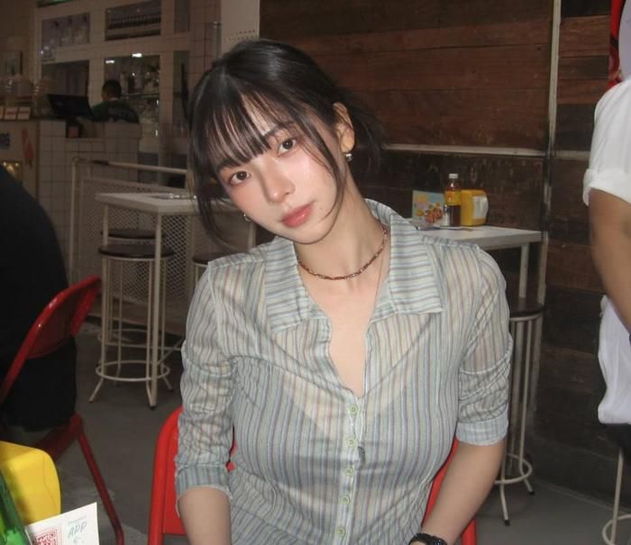 Karina thường xuyên chia sẻ những hình ảnh trong cuộc sống thường ngày và các chuyến đi trên mạng xã hội.