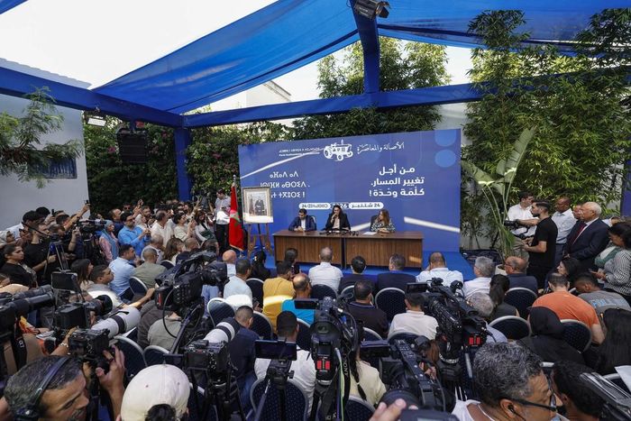 Bà Fatima Ezzahra El Mansouri tại một cuộc họp báo