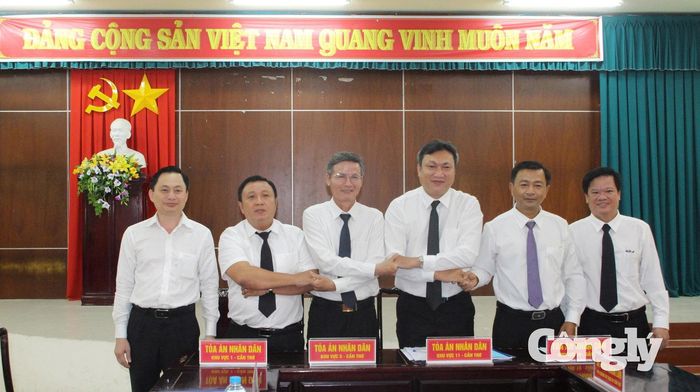 Các đơn vị ký giao ước thi đua năm 2027.
