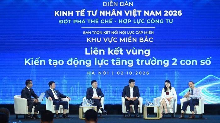Các diễn giả thảo luận tại Diễn đàn kinh tế tư nhân Việt Nam 2026 - khu vực miền Bắc. Ảnh: BTC