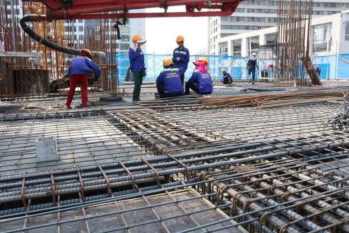 Nhiều công trình lớn đang thiếu cả nghìn nhân công. Ảnh minh họa: Việt Dương