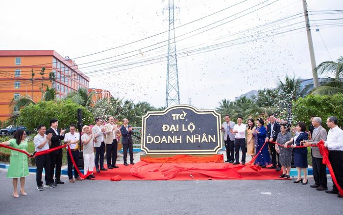 Đại lộ Doanh nhân cùng các tuyến đường nội khu mang tên doanh nghiệp, thương hiệu tại KCN Thành Thành Công (Tây Ninh). Ảnh Thu Trang
