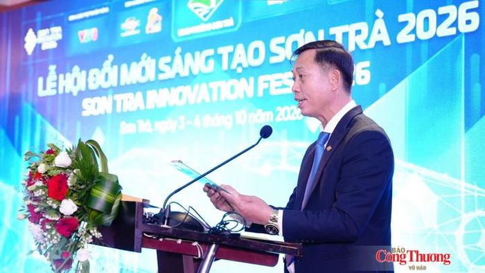 Ông Nguyễn Huy Bình, Phó Chủ tịch UBND phường Sơn Trà, Trưởng Ban Tổ chức Lễ hội SIF 2026 phát biểu khai mạc Lễ hội
