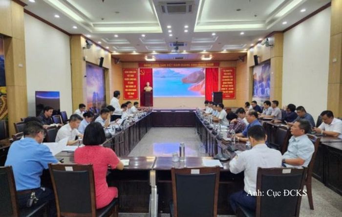 Hoạt động phối hợp chuyên môn tại trụ sở Cục Địa chất và Khoáng sản Việt Nam trong những ngày đầu thực hiện mô hình mới thuộc Bộ Công Thương.