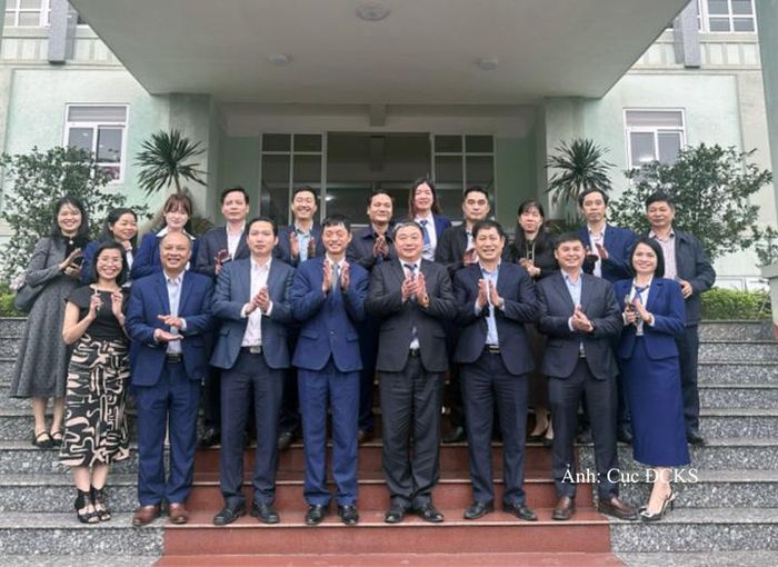 Cục trưởng Trần Bình Trọng thăm và làm việc với Liên đoàn Địa chất Đông Bắc.
