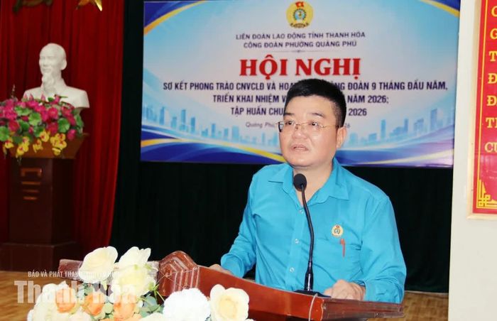 Chủ tịch Công đoàn phường Quảng Phú Hoàng Lê Thái phát biểu khai mạc hội nghị.