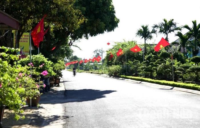 Từ một tuyến đường được hình thành bằng sự đồng thuận và chung sức của cộng đồng, mô hình “Đường cờ Tổ quốc” tại thôn Bái Nại được duy trì sẽ góp phần lan tỏa những hình ảnh đẹp, xây dựng khu dân cư văn minh và đóng góp vào mục tiêu xây dựng xã Hồ Vương ngày càng sáng, xanh, sạch, đẹp.