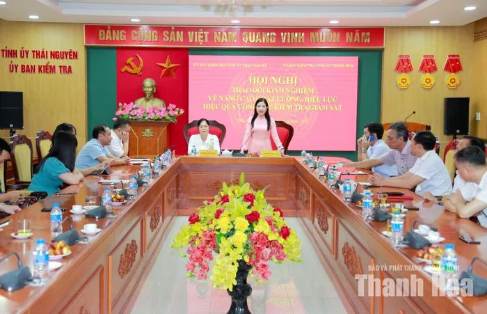 Chủ nhiệm UBKT Tỉnh ủy Thanh Hóa Phạm Thị Thanh Thủy phát biểu tại buổi làm việc với UBKT Tỉnh ủy Thái Nguyên.