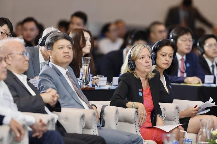 Các chuyên gia, doanh nghiệp tham dự diễn đàn. Ảnh: Việt Dũng.