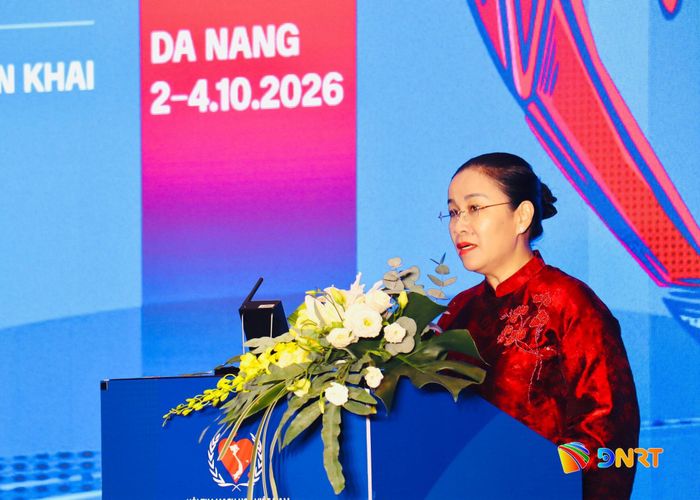Phó Chủ tịch UBND thành phố Nguyễn Thị Anh Thi phát biểu tại phiên khai mạc. Ảnh: QUỐC TUẤN