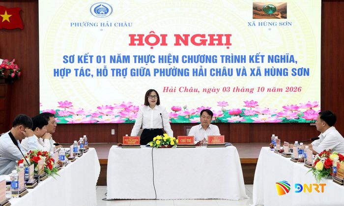 Bí thư Đảng ủy phường Hải Châu Trần Thị Kim Hoa định hướng tại hội nghị. Ảnh: TRỌNG HUY