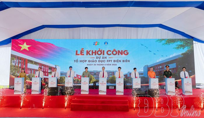 Bí thư Tỉnh ủy Trần Tiến Dũng cùng lãnh đạo tỉnh và Tập đoàn FPT thực hiện nghi thức khởi công Tổ hợp Giáo dục FPT tại Điện Biên.