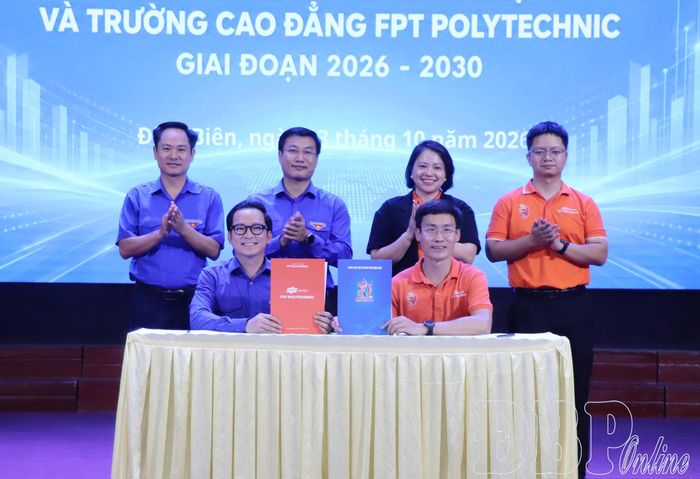 Đại diện Tỉnh đoàn Điện Biên và Trường Cao đẳng FPT Polytechnic ký thỏa thuận hợp tác giai đoạn 2026 - 2030.