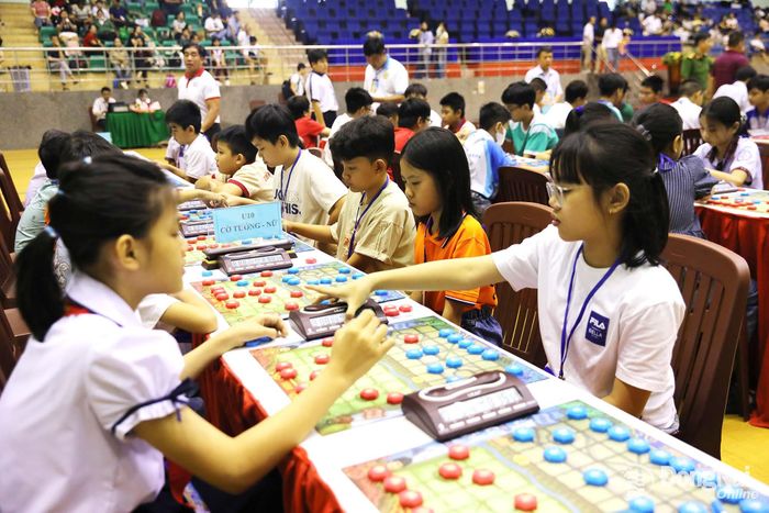 Các vận động viên thi đấu môn cờ tướng. Ảnh: Huy Anh