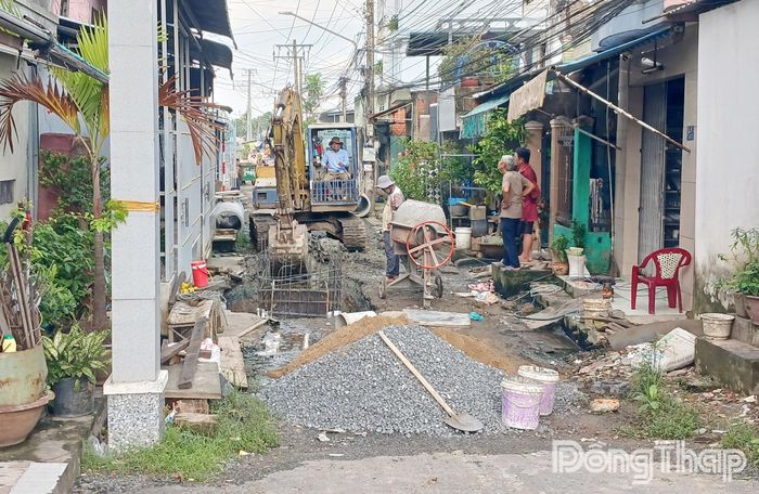 Nhà thầu triển khai thi công nâng cấp tuyến đường huyện 92.
