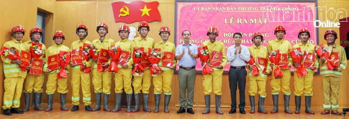 Lễ ra mắt Đội Dân phòng phòng cháy, chữa cháy và cứu nạn, cứu hộ phường Tây Nha Trang.