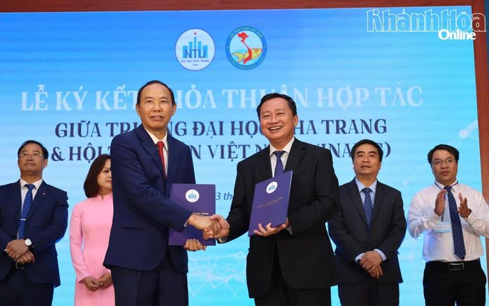 Trường Đại học Nha Trang ký kết thoả thuận hợp tác với Hiệp hội Thuỷ sản Việt Nam.