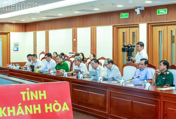 Các đại biểu tham dự hội nghị tại điểm cầu Khánh Hòa.