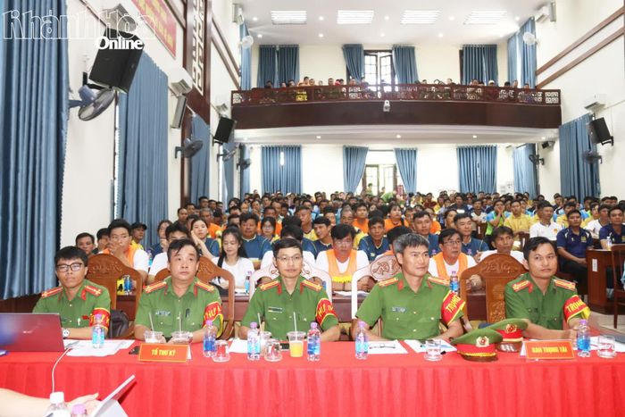 Tổ trọng tài và tổ thư ký hội thi.