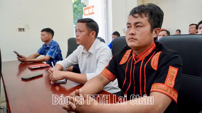 Trưởng ban công tác mặt trận các bản dự gặp mặt.