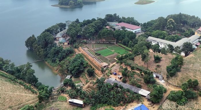 Hai khu ngoài đảo có không gian rộng rãi, gần gũi thiên nhiên giúp học viên giảm mặc cảm, yên tâm điều trị.