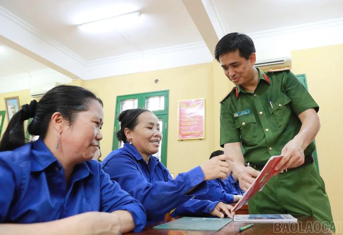 Học viên chưa biết đọc, biết viết được cơ sở mở lớp xóa mù chữ và động viên, hỗ trợ trong quá trình cai nghiện.