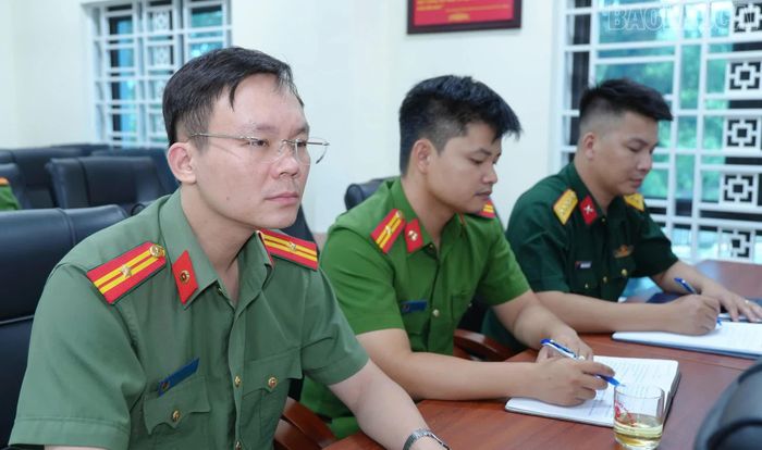 Các đại biểu dự hội nghị tại điểm cầu Công an phường Lào Cai.