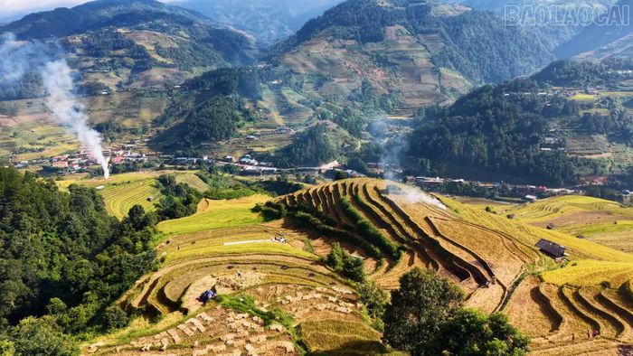 Chạy trên địa hình đồi núi và qua các thửa ruộng bậc thang đã tạo nên sức hút của giải Ultra Trail Mù Cang Chải.
