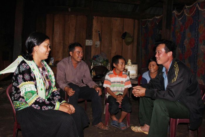 Công tác tuyên truyền các hộ dân nêu cao tinh thần cảnh giác, không tin, nghe lời kẻ xấu xúi giục được người uy tín ở xã Quảng Hòa chú trọng