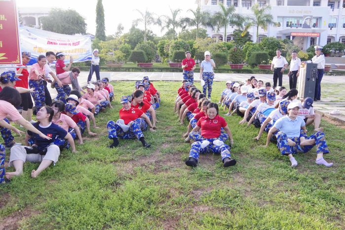 Sôi nổi các trò chơi dân gian tại chương trình