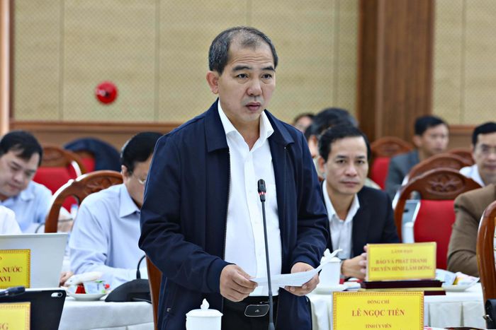 Giám đốc Sở Tài chính Lê Ngọc Tiến báo cáo đánh giá tình hình kinh tế – xã hội 9 tháng đầu năm 2026