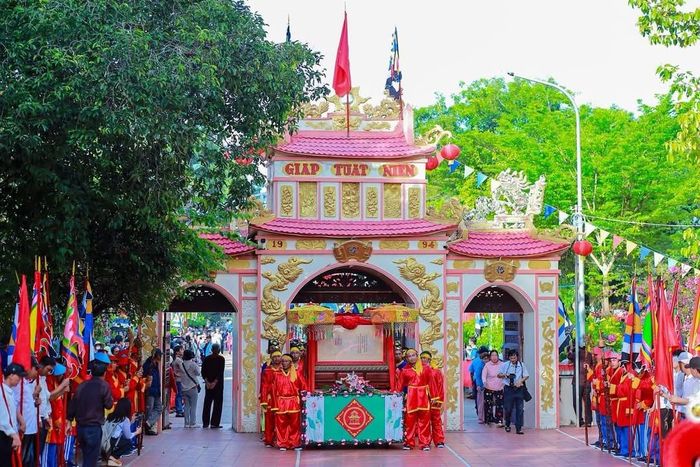 Đặc sắc Lễ hội Dinh Thầy Thím