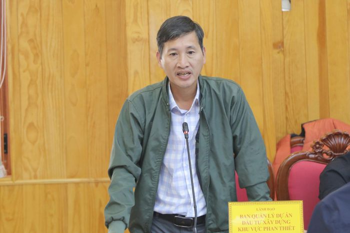 Giám đốc Ban QLDA đầu tư xây dựng khu vực Phan Thiết, Hoàng Văn Đồng thông tin về tiến độ các dự án chậm