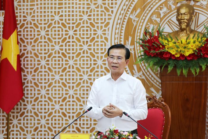 Ủy viên Ban Chấp hành Trung ương Đảng, Phó Bí thư Tỉnh ủy, Chủ tịch UBND tỉnh Hồ Văn Mười yêu cầu trong đầu tư công, các chủ đầu tư và đơn vị thi công phải xác định rõ trách nhiệm, từ đó, hành động và đi đến kết quả cụ thể