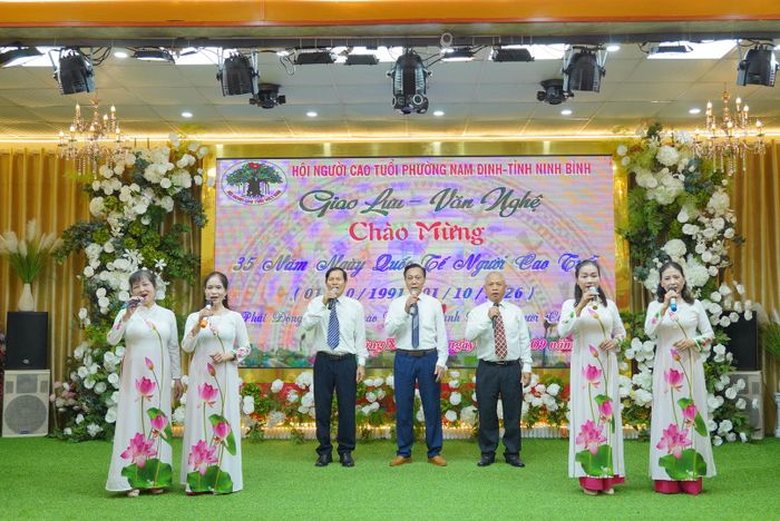 Hoạt động văn nghệ góp phần nâng cao đời sống tinh thần, tạo không gian giao lưu, gắn kết người cao tuổi tại phường Nam Định.