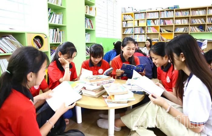 Học sinh Trường TH&THCS Vân Sơn - Phân hiệu thôn Trung Sơn (xã Vân Sơn) yêu thích đọc sách, góp phần lan tỏa văn hóa đọc và công tác khuyến học, khuyến tài tại địa phường.