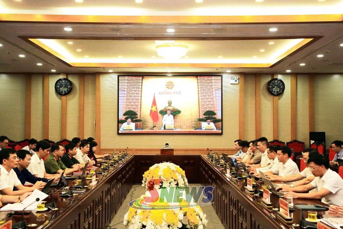 Thủ tướng Chính phủ Lê Minh Hưng phát biểu kết luận phiên họp.