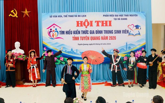 Phần thi Chào hỏi đặc sắc tại hội thi.