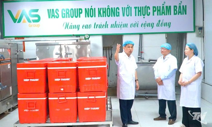 Công ty CP Tập đoàn VAS GROUP chuẩn bị đầy đủ cơ sở vật chất, nhân lực, trang thiết bị và nguồn nguyên liệu để cung cấp suất ăn học đường.