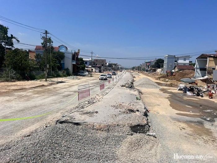 Dự án mở rộng đường Nguyễn Hoàng sử dụng vốn đầu tư công thời điểm ngày 3/10. 