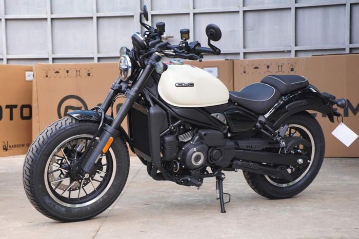 CFMOTO 450CL-C AMT có chiều cao yên chỉ 705 mm