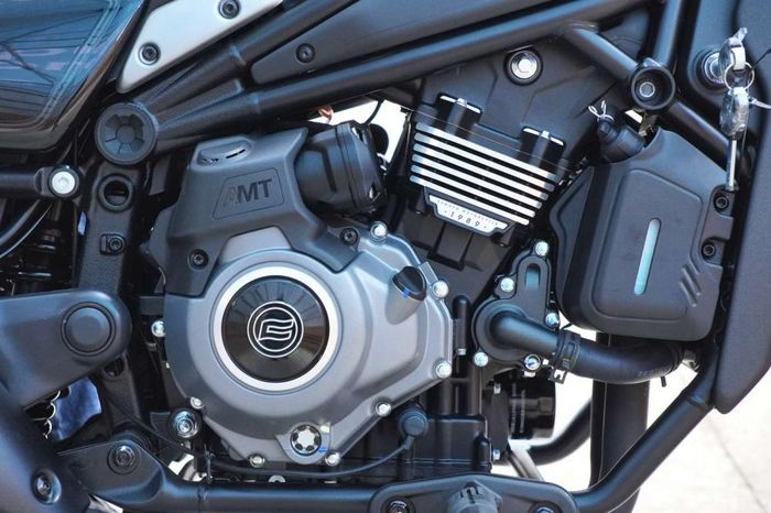 Sự kết hợp giữa động cơ hai xi-lanh và AMT
