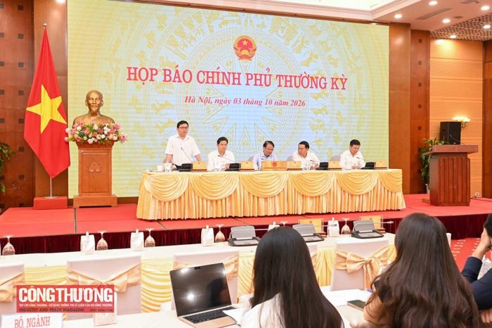 Bộ Công Thương sẽ trình Chính phủ dự án Luật Điện lực sửa đổi để Chính phủ trình Quốc hội xem xét, thông qua tại Kỳ họp tháng 10 tới, trên tinh thần tạo điều kiện tối đa, tháo gỡ các rào cản, đặc biệt là thu hút các nguồn lực đầu tư vào các dự án nguồn điện và lưới điện